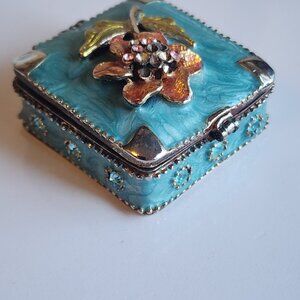 Enaneled Blue Turquoise Matal Alloy Trinket Box  Crystal Floral Design 4x4 cm
